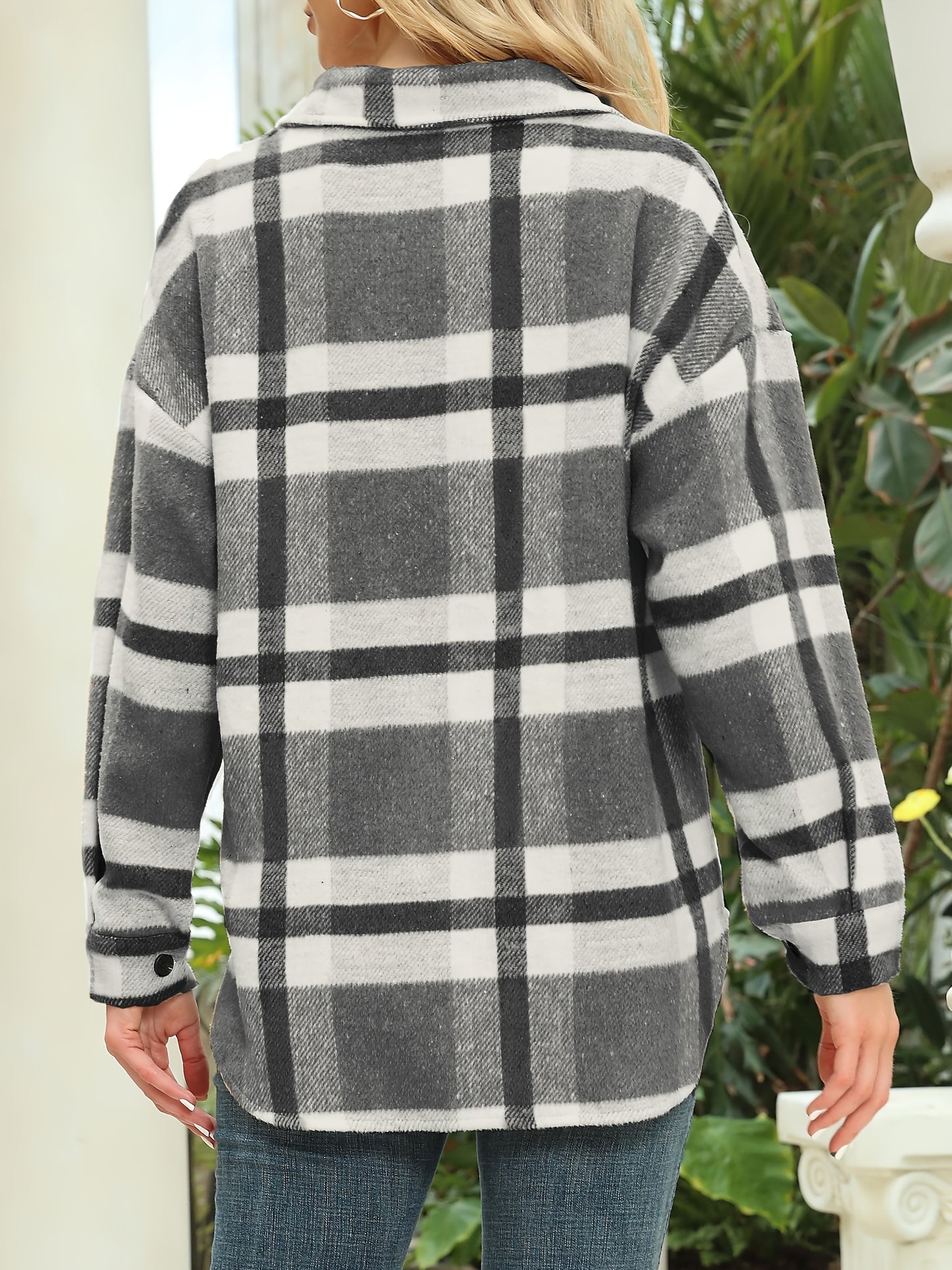 Women's Plaid Long Sleeve Shirt Jacket for Fall and Winter with Plaid Lapel Buttons Coat