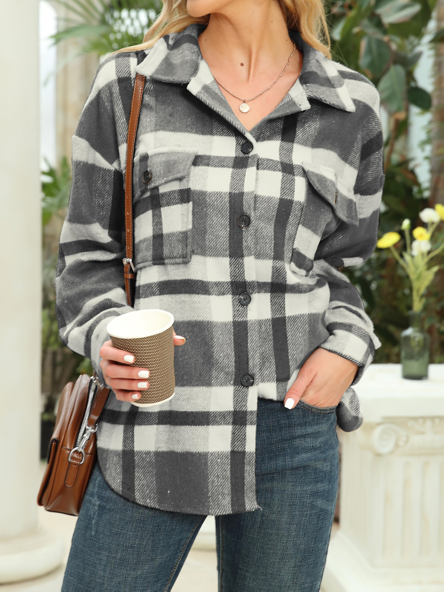Women's Plaid Long Sleeve Shirt Jacket for Fall and Winter with Plaid Lapel Buttons Coat