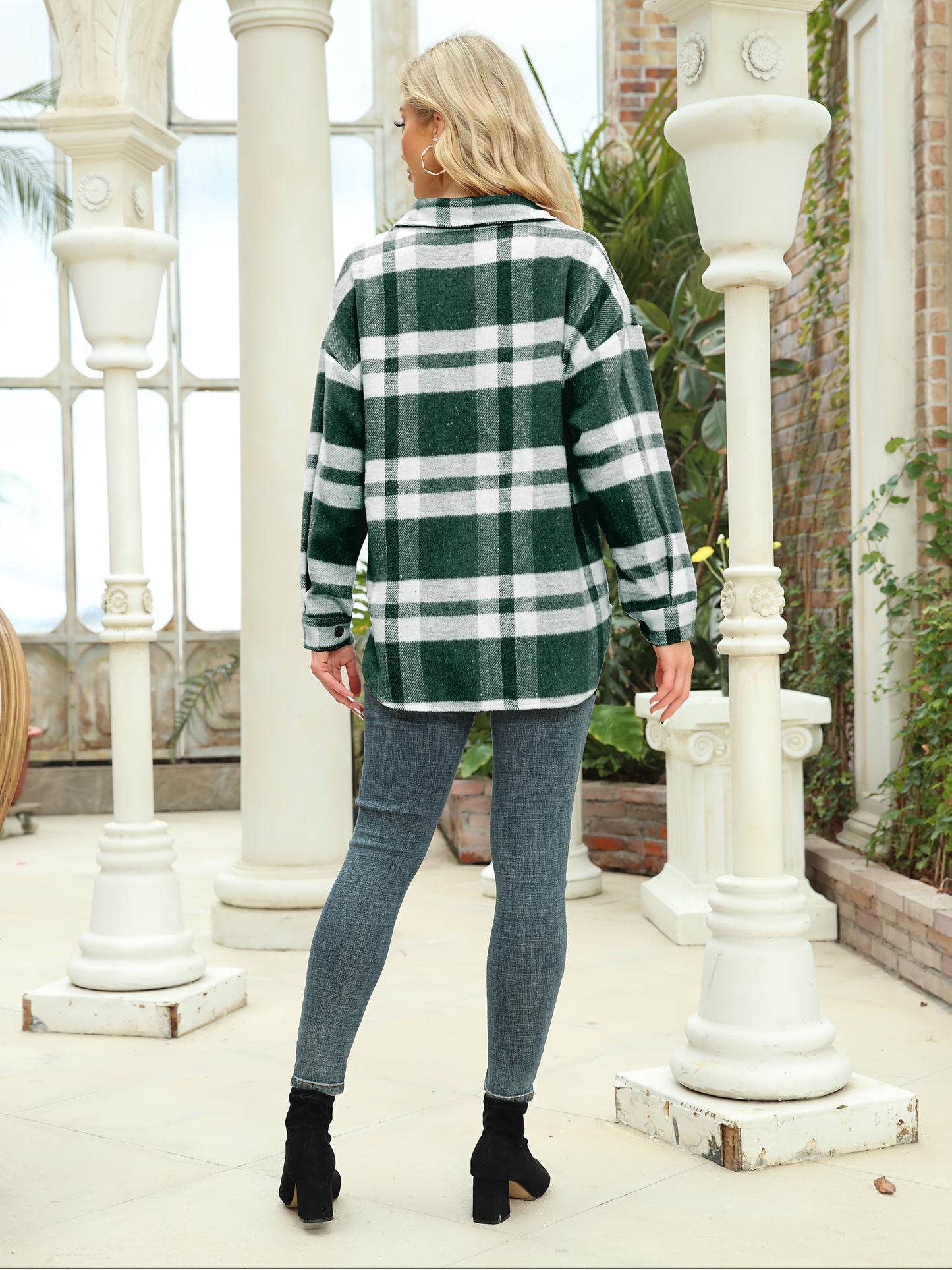 Women's Plaid Long Sleeve Shirt Jacket for Fall and Winter with Plaid Lapel Buttons Coat