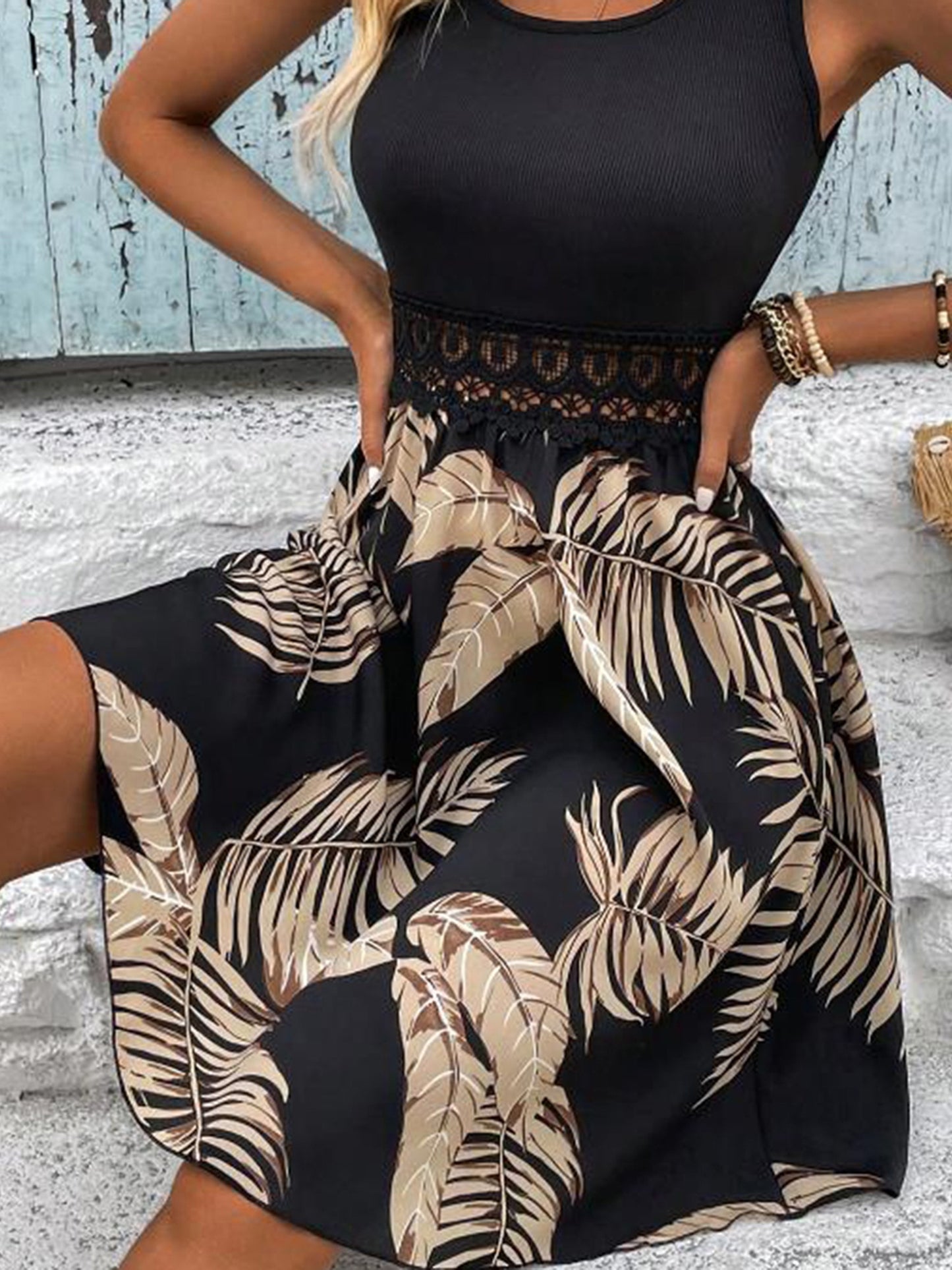 Elegant Black Floral Print Sleeveless Dress - Chic Square Neck, Hollow Out Design, Flared Skirt, Perfect for Spring\u002FSummer\u002FFall, Casual Style, Multiple Sizes Available, Casual Summer Dress | Floral Print Dress | Square Neckline Dress